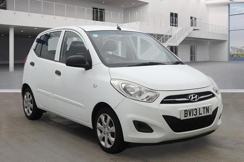 White Used 2013 Hyundai i10 Classic Hatchback | £2,697 (Good price) - Image 1/1