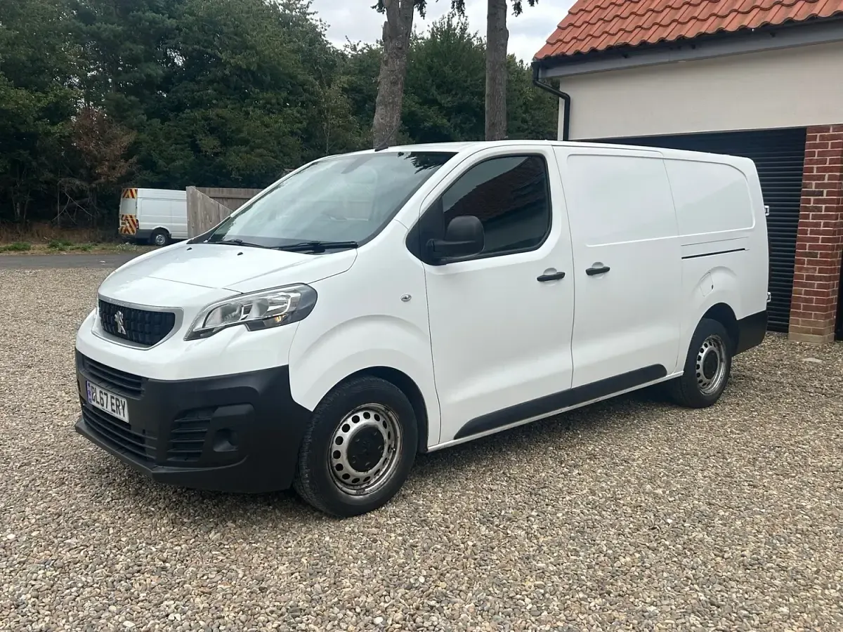 Used Peugeot Expert 2018 White Van