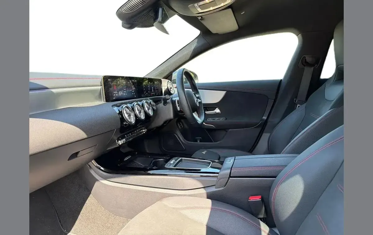 Used Mercedes CLA220 Executive 187 HP (137 kW) 2025 Grey Estate