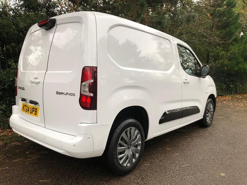 Used Citroën Berlingo 100 HP (73 kW) 2024 White MPV