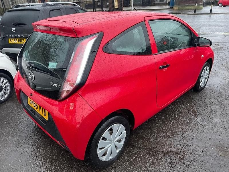 Used Toyota Aygo 68 HP (50 kW) 2017 Red Hatchback