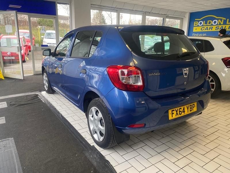 Used Dacia Sandero Ambiance 75 HP (55 kW) 2014 Blue Hatchback