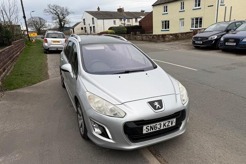 Used Peugeot 308 SW Active 115 HP (84 kW) 2013 Estate