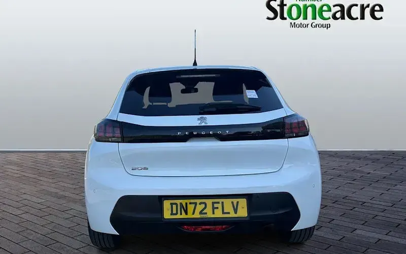 Used Peugeot 208 Active+ 75 HP (55 kW) 2023 White Hatchback