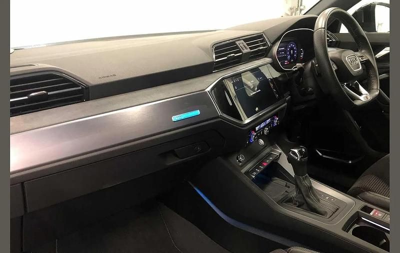Used Audi Q3 Advanced 150 HP (110 kW) 2019 Blue SUV