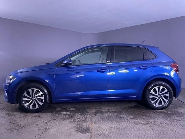 Usado VW Polo Active 95 HP (69 kW) 2021 Azul Citadino