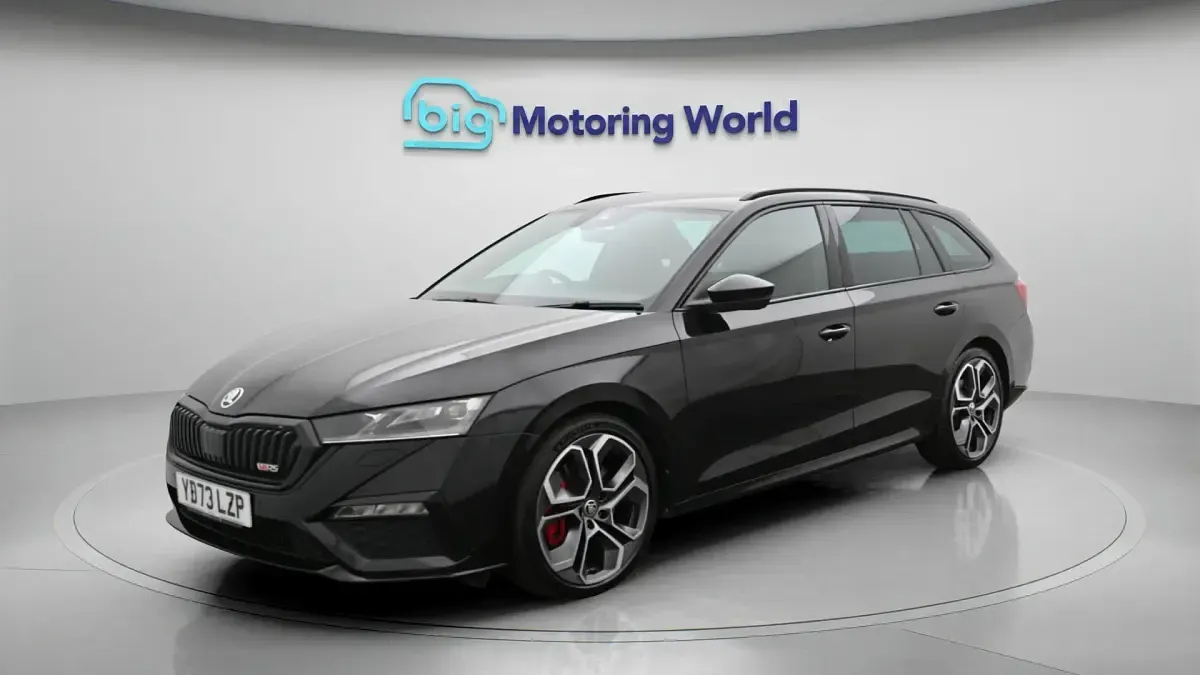Used Skoda Octavia vRS 200 HP (147 kW) 2023 Black Estate