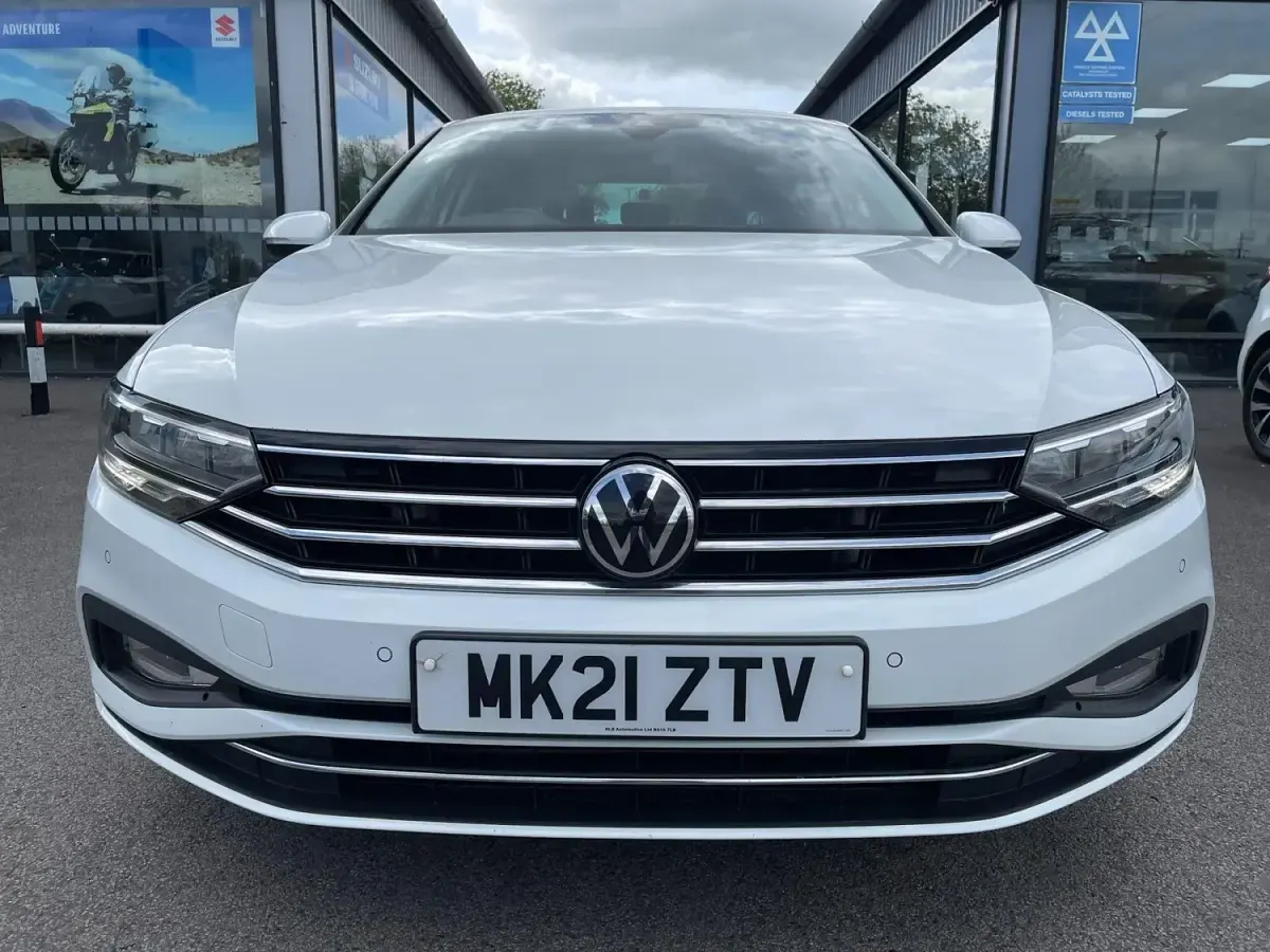 Begagnad VW Passat SEL 150 HK (110 kW) 2021 Vit Sedan