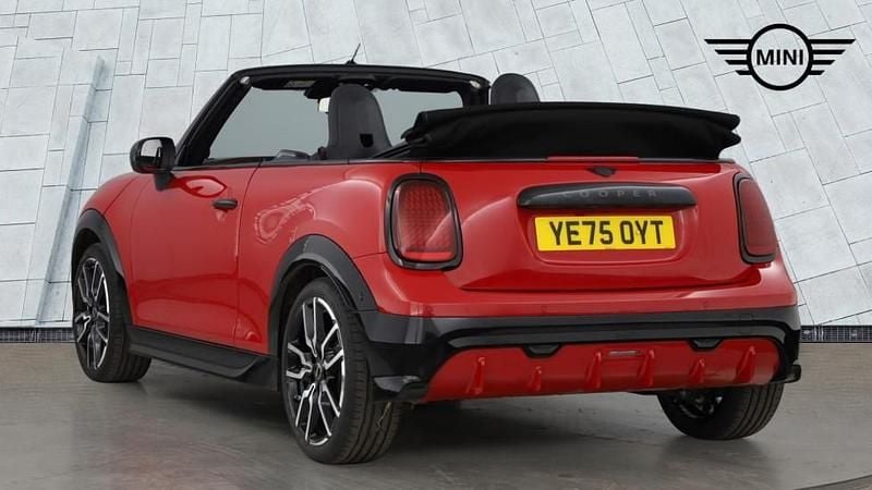 Begagnad Mini Cooper 118 kW (161 HK) 2025 Röd Halvkombi