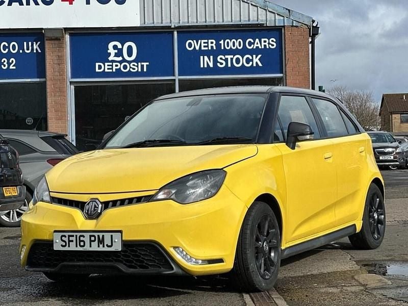 Begagnad MG MG3 2016 Gul Halvkombi