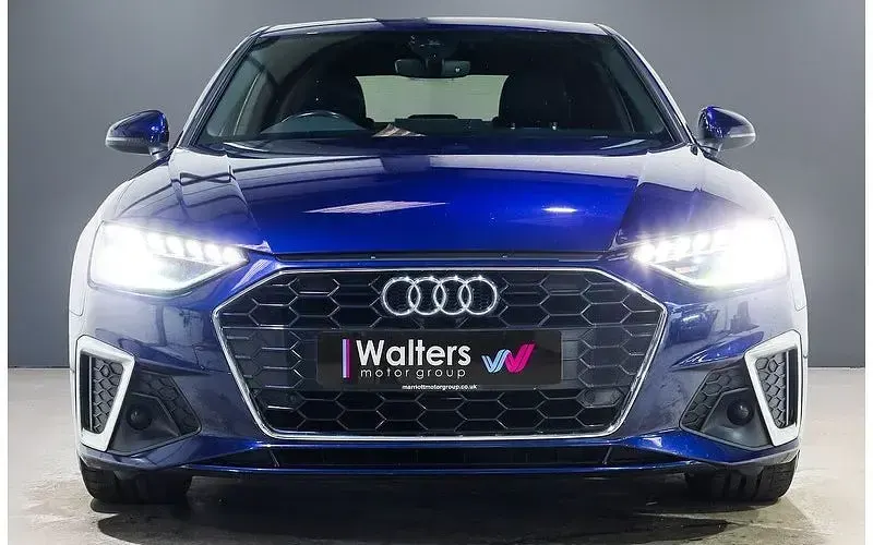 Usado Audi A4 S-Line 163 CV (119 kW) 2025 Berlina