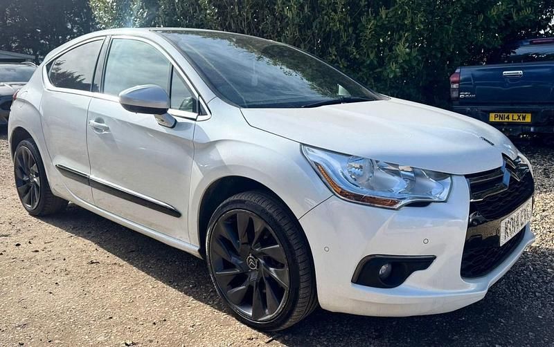 Used Citroën DS4 160 HP (117 kW) 2014 White Hatchback