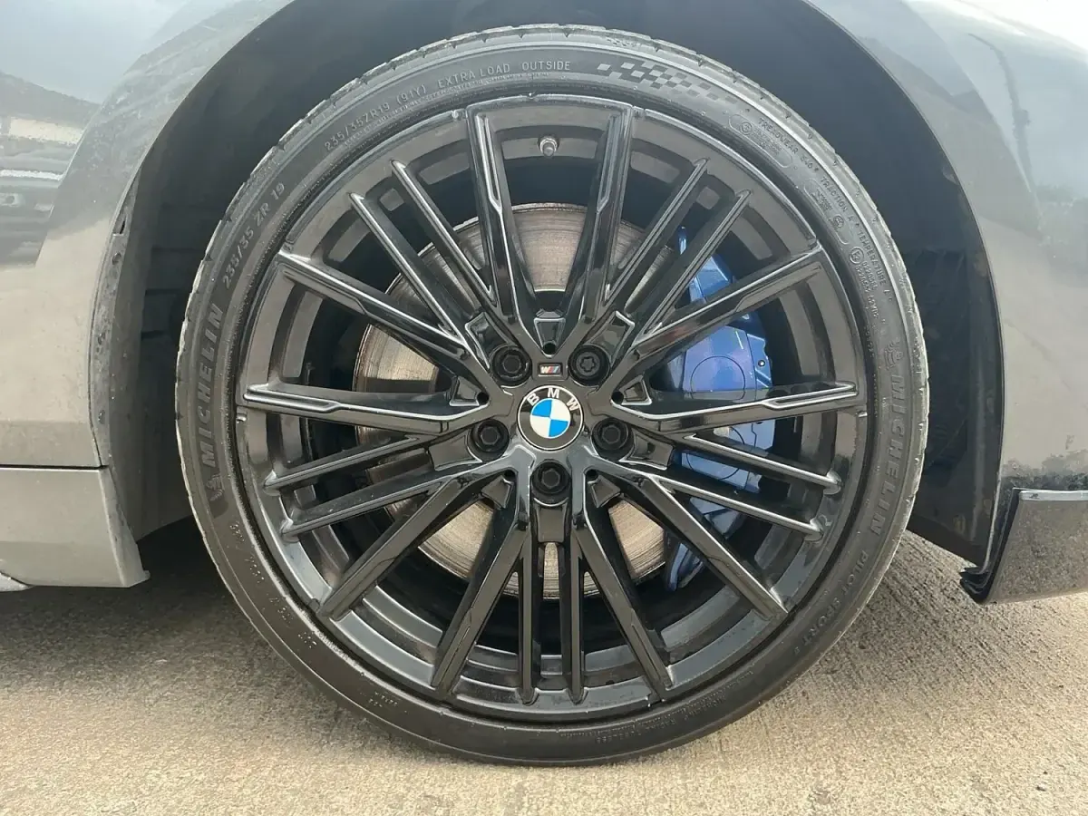 Begagnad BMW M135 Impressive 306 HK (225 kW) 2020 Grå Halvkombi