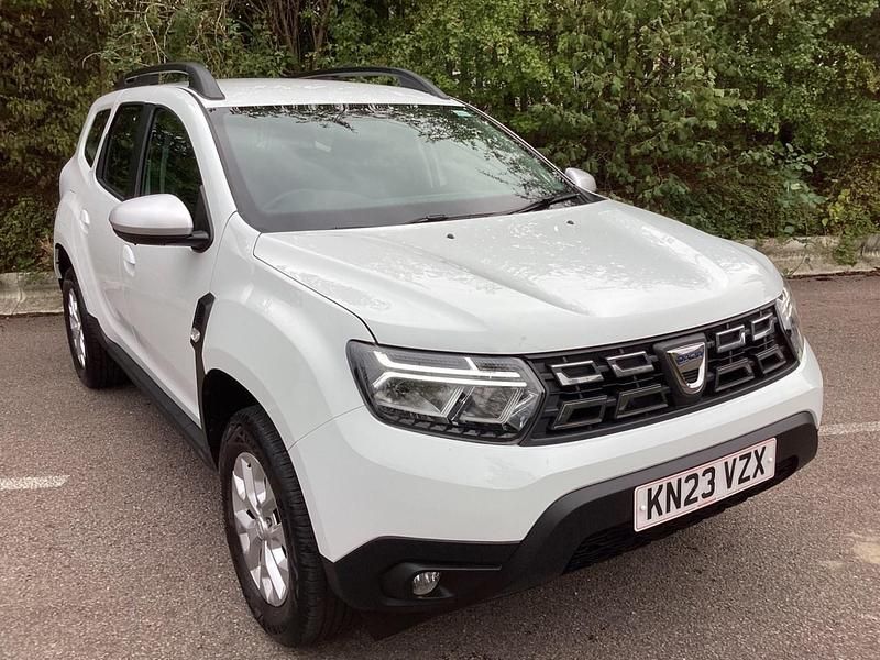 Glacier white Used 2022 Dacia Duster Comfort SUV | £13,595 (Fair price) - Image 1/4