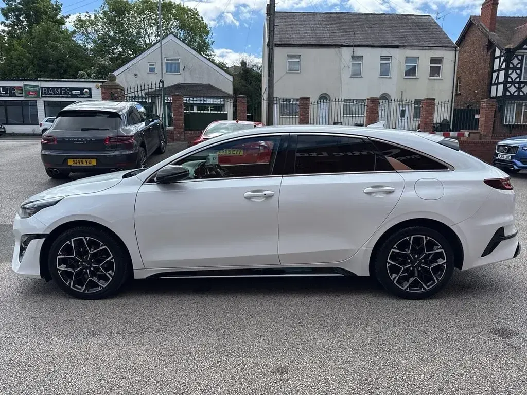 Used Kia ProCeed GT-Line 160 HP (117 kW) 2021 White Estate