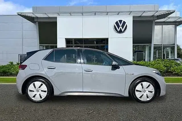 Usado VW ID.3 Pro Performance 150 kW (204 CV) 2022 Gris Utilitario