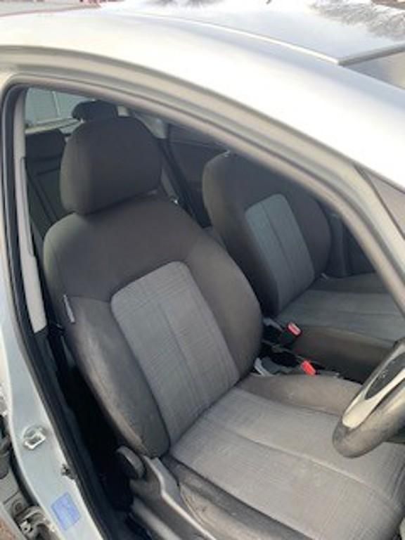 Used Kia Venga 90 HP (66 kW) 2010 Silver Hatchback