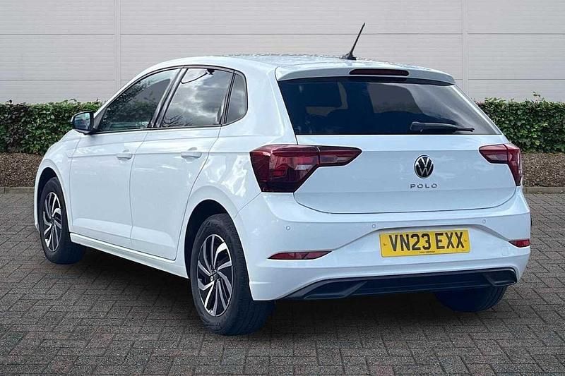 Used VW Polo Life 95 HP (69 kW) 2023 White Hatchback