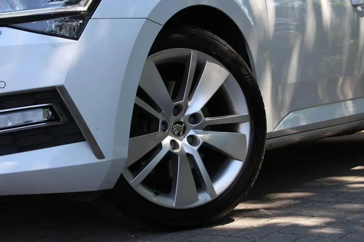 Used Skoda Superb SE L 2022 White Estate