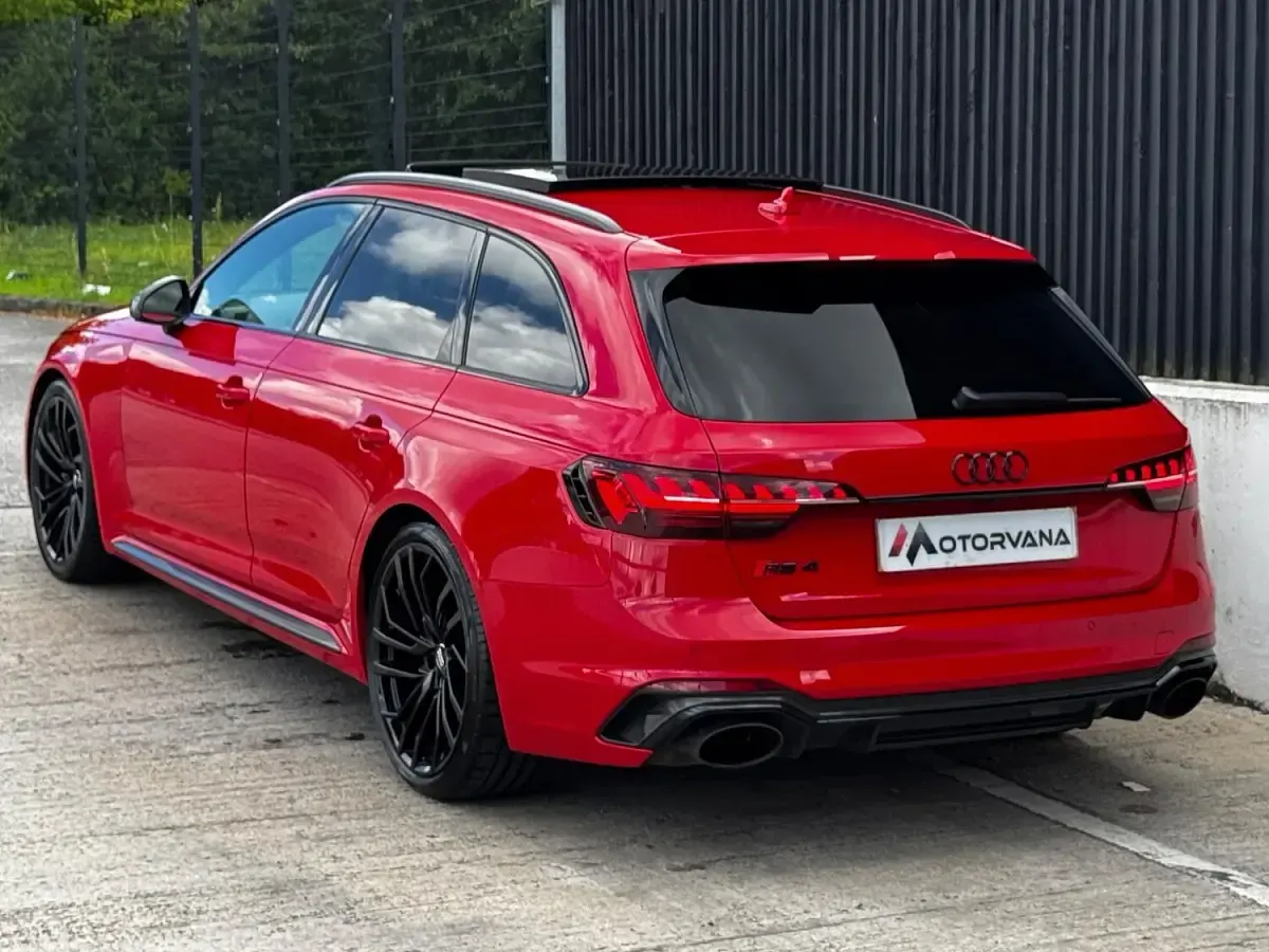 Used Audi RS4 Comfort 450 HP (330 kW) 2020 Red Estate