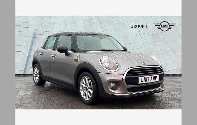 Silver Used 2017 Mini Cooper Hatch Hatchback | £14,250 (Fair price) - Image 1/4