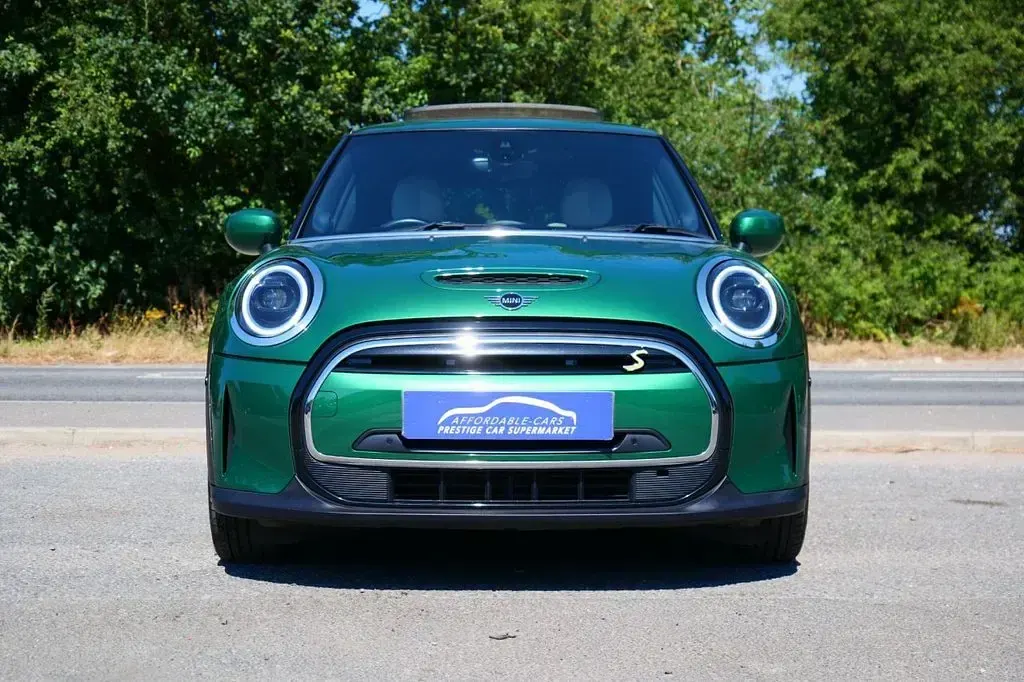 Used Mini Cooper SE Hatch 135 kW (184 HP) 2023 Green Hatchback
