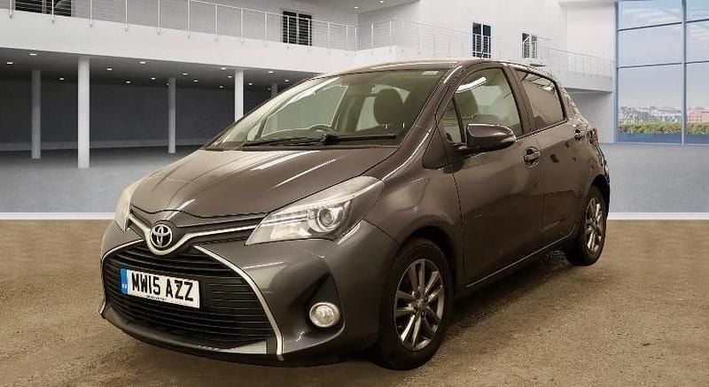 Grey Used 2015 Toyota Yaris Hatchback | £4,990 (Fair price) - Image 1/4
