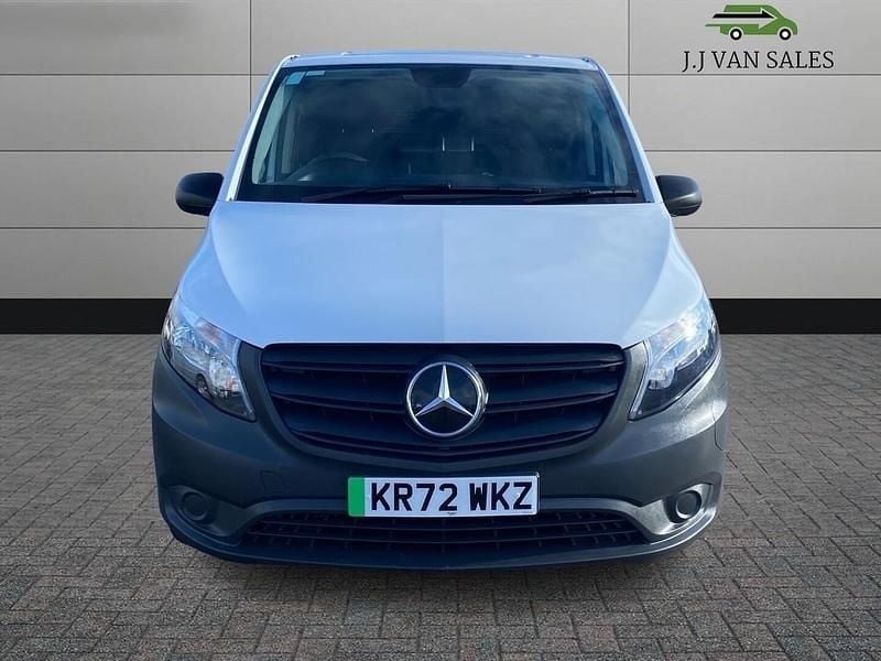 Used Mercedes e-Vito Progressive 85 kW (116 HP) 2022 White MPV