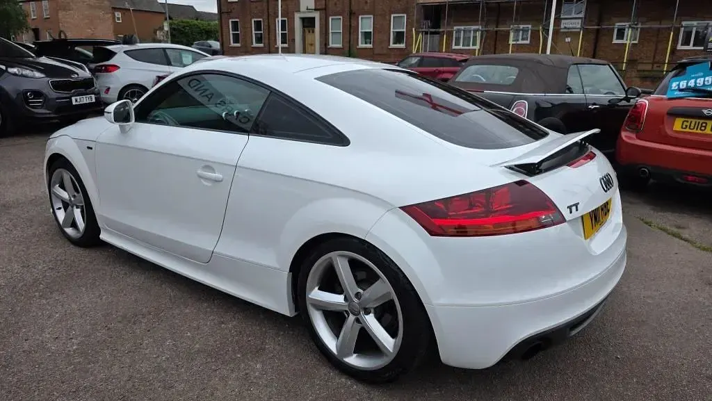 Używany Audi TT S-Line 211 KM (155 kW) 2011 Biały Coupe