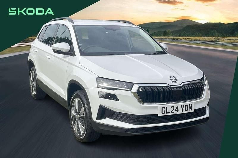 White Used 2024 Skoda Karoq SE Drive SUV | £22,249 (Good price) - Image 1/4