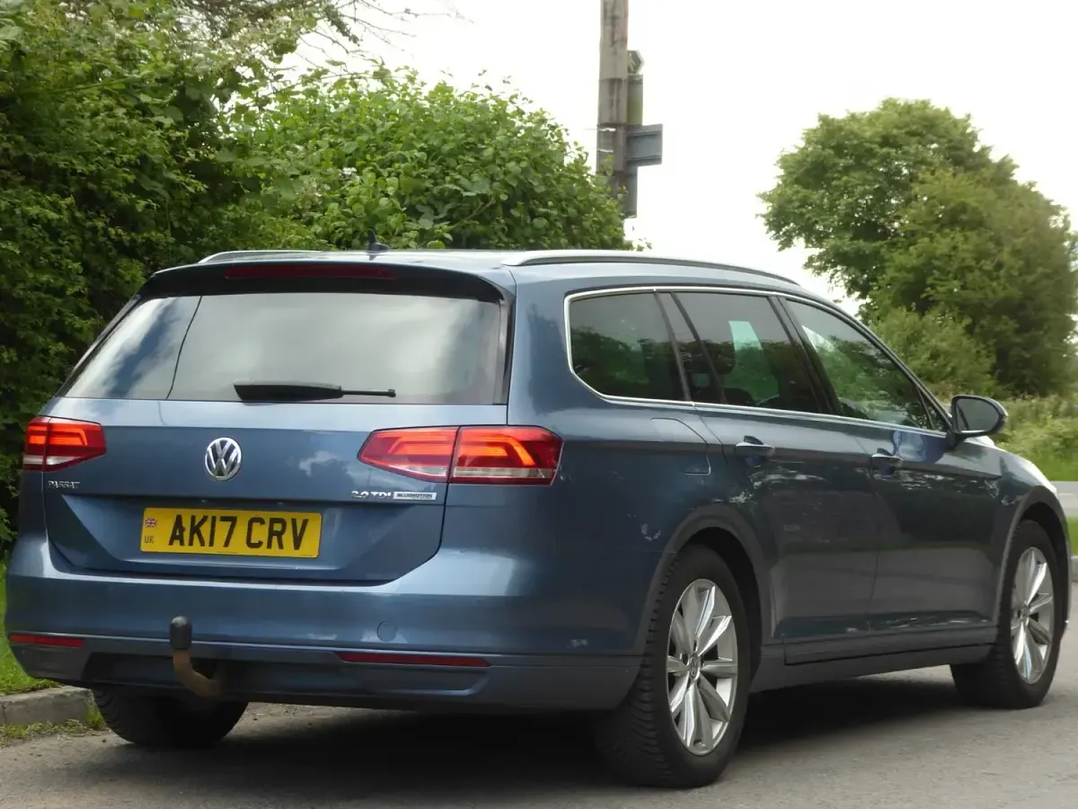 Used VW Passat Business 150 HP (110 kW) 2017 Blue Estate