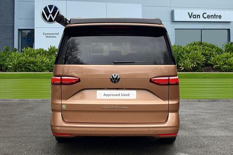 New VW California California 150 HP (110 kW) 2026 Gold Van