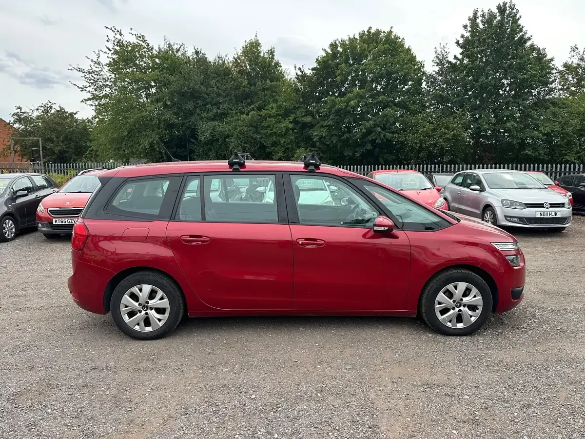 Used Citroën Grand C4 Picasso VTR Sport 120 HP (88 kW) 2016 Red MPV
