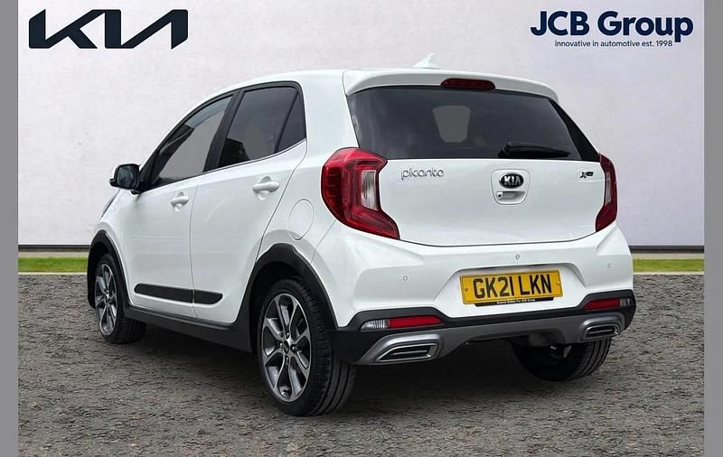 Used Kia Picanto X-Line 65 HP (47 kW) 2021 White Hatchback
