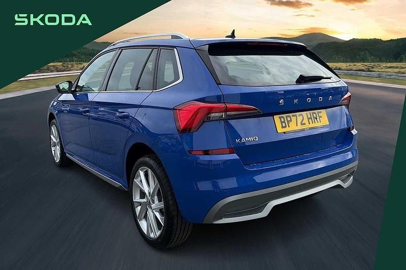 Used Skoda 110 R SE L Executive 81 HP (59 kW) 2023 Energy blue Estate