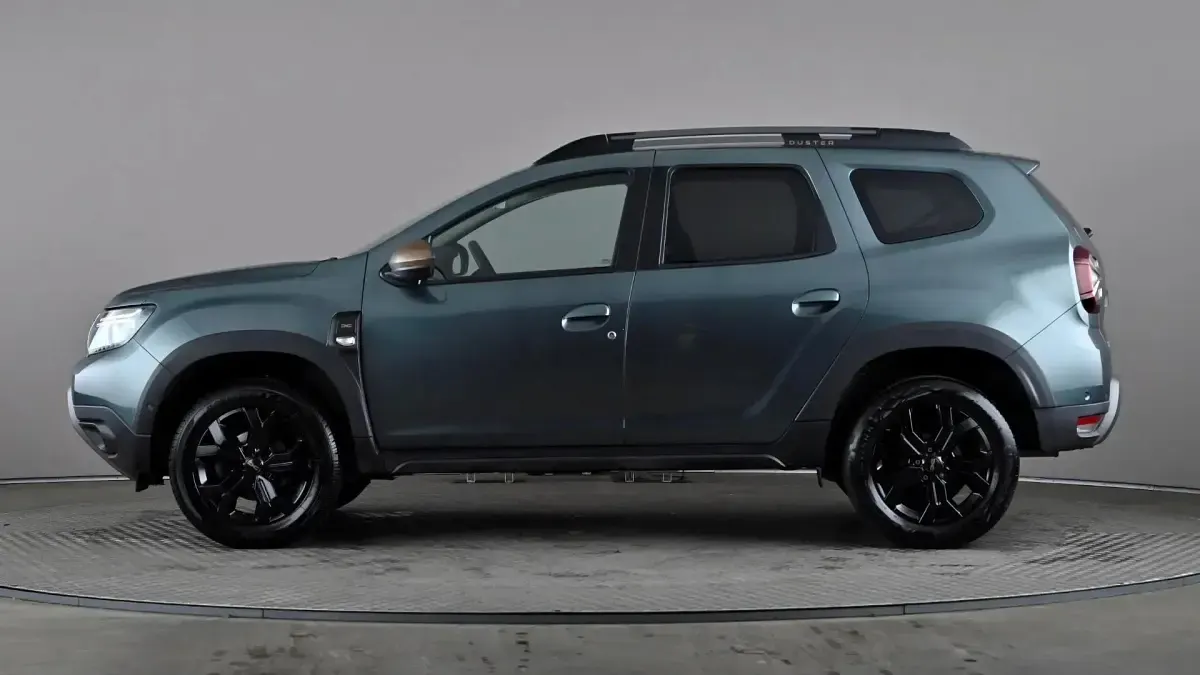 Used Dacia Duster Extreme 99 HP (72 kW) 2023 Green SUV
