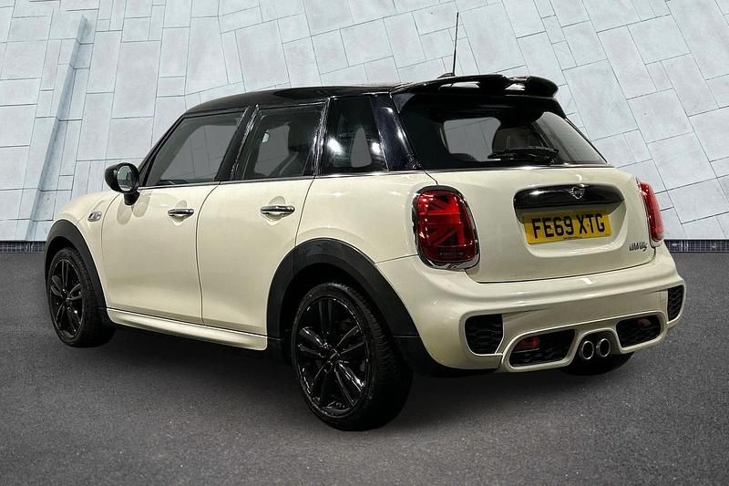 Usado Mini Cooper S Hatch 189 HP (139 kW) 2019 Branco Citadino