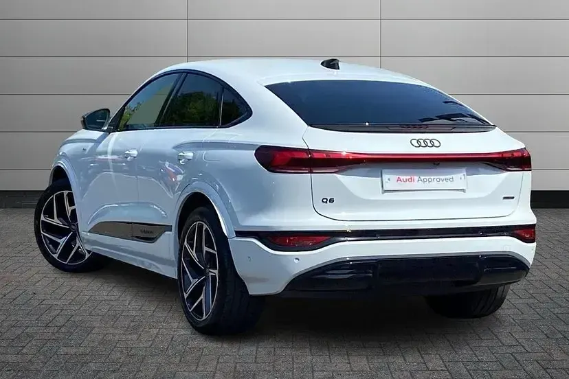 New Audi Q6 Sportback e-tron Advanced 281 kW (383 HP) 2025 Glacier white SUV