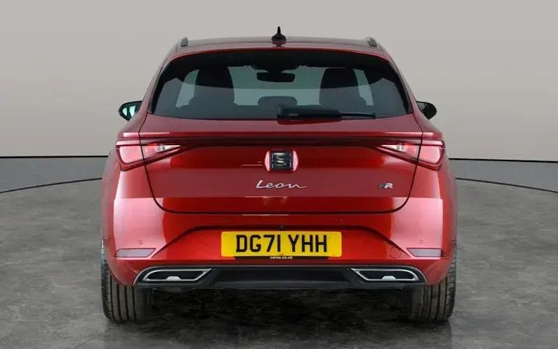 Used Seat Leon ST FR First Edition 150 HP (110 kW) 2020 Red Estate