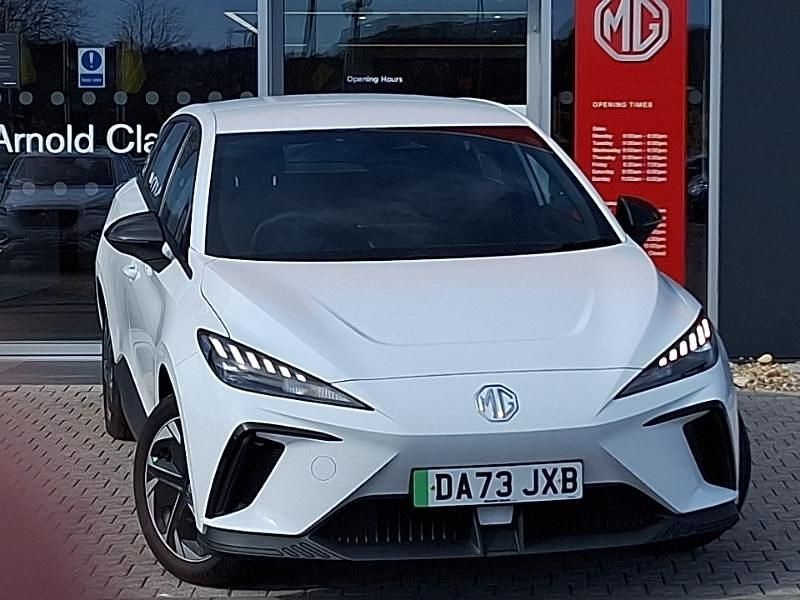 Used MG MG4 EV SE 149 kW (203 HP) 2023 White Hatchback