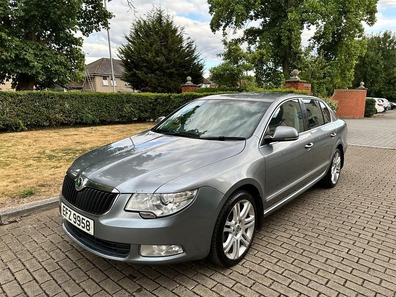 Grey Used 2011 Skoda Superb Elegance Hatchback | £5,999 - Image 1/4
