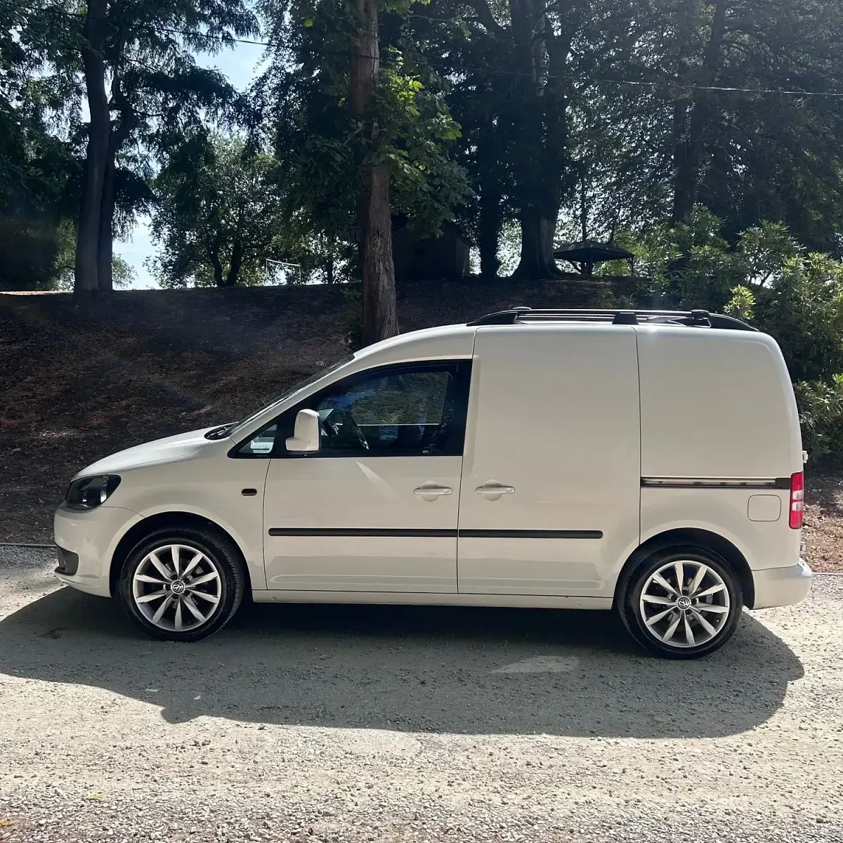 Used VW Caddy Highline 102 HP (75 kW) 2014 White MPV