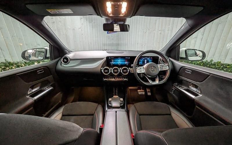 Used Mercedes B200 Executive 163 HP (119 kW) 2022 MPV