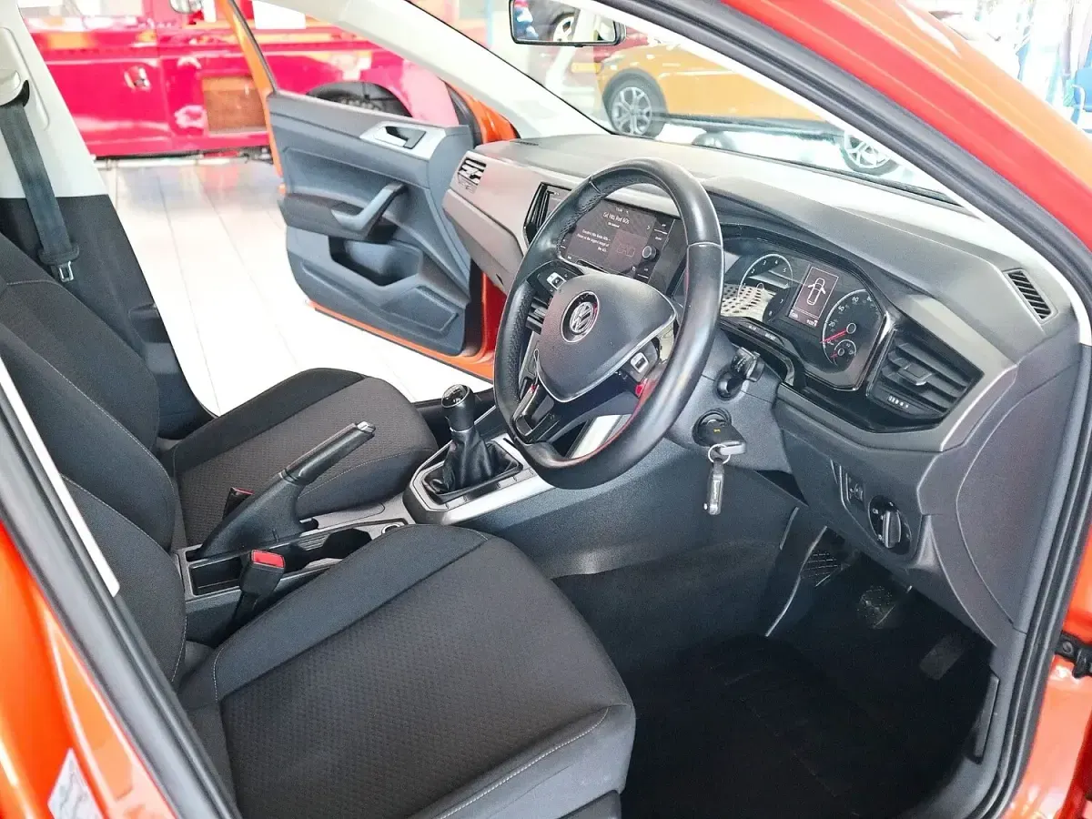 Used VW Polo SE 65 HP (47 kW) 2019 Orange Hatchback