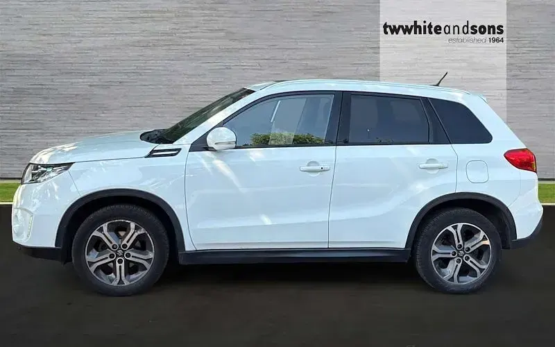 Used Suzuki Vitara SZ5 120 HP (88 kW) 2016 White SUV