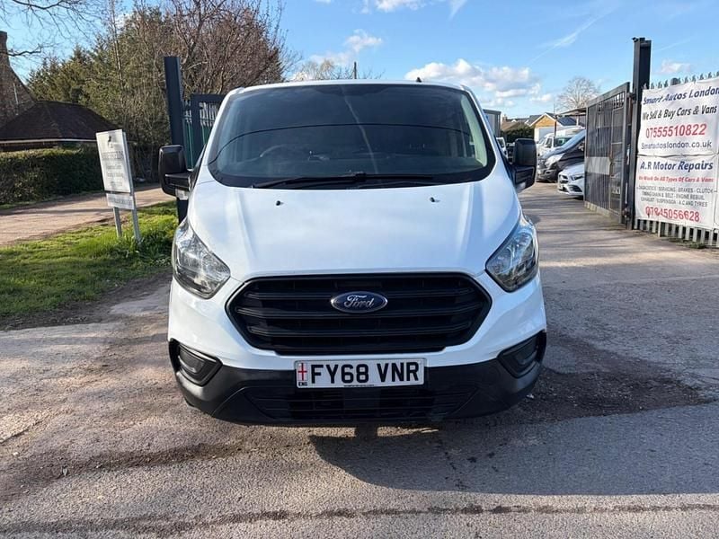 Used Ford Transit Custom 105 HP (77 kW) 2018 White Van