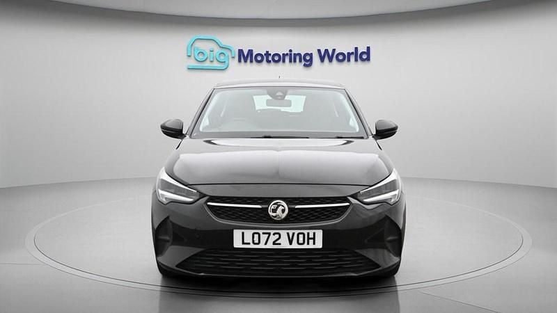 Second-hand Vauxhall Corsa Design Edition 75 CP (55 kW) 2022 Negru Hatchback