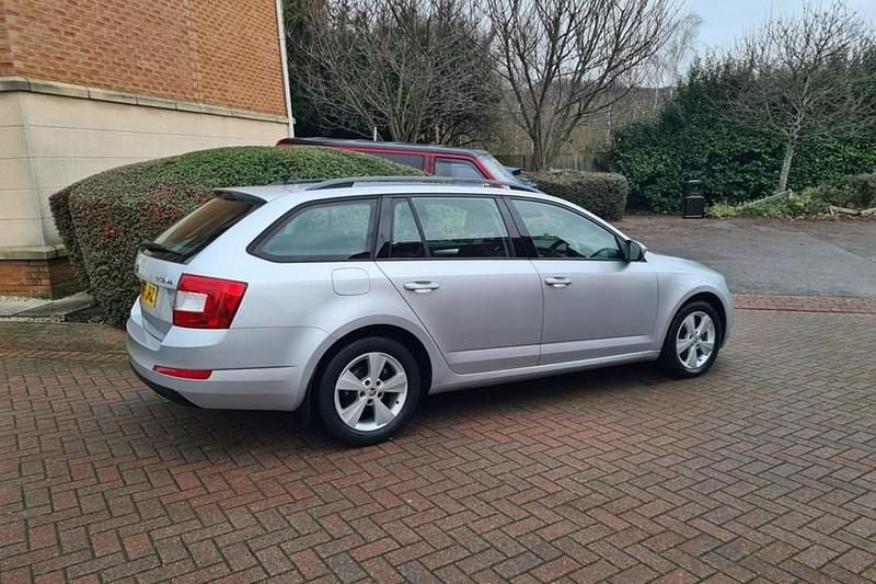 Silver Used 2016 Skoda Octavia SE L Estate | £5,195 (Good price) - Image 1/1
