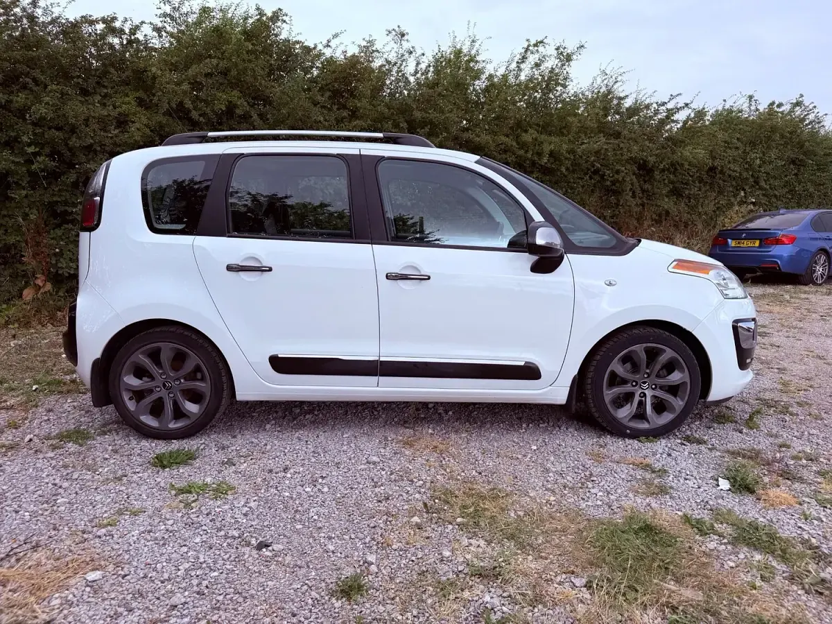 Used Citroën C3 Picasso SELECTION 2013 White MPV