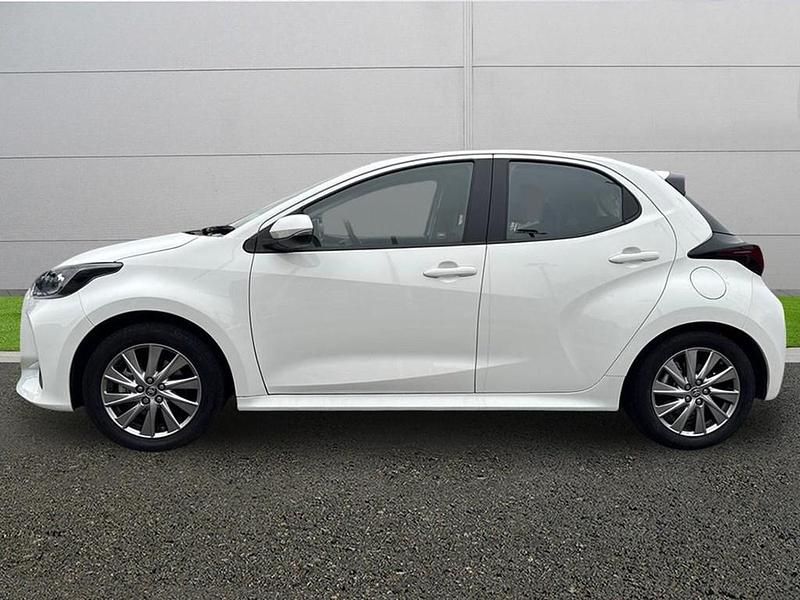 Used Toyota Yaris Hybrid 2023 White Hatchback